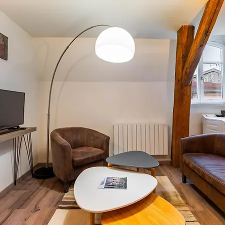 Le Coquet De Saint-epvre - En Centre-ville *