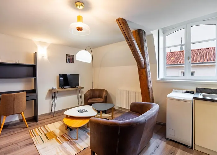 Le Coquet De Saint-epvre - En Centre-ville