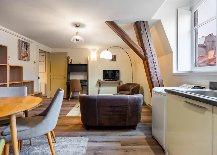 Le Coquet De Saint-epvre - En Centre-ville