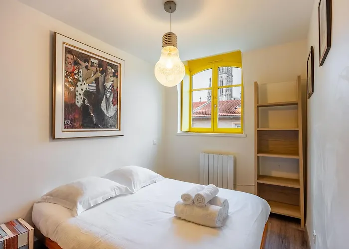 Le Coquet De Saint-epvre - En Centre-ville